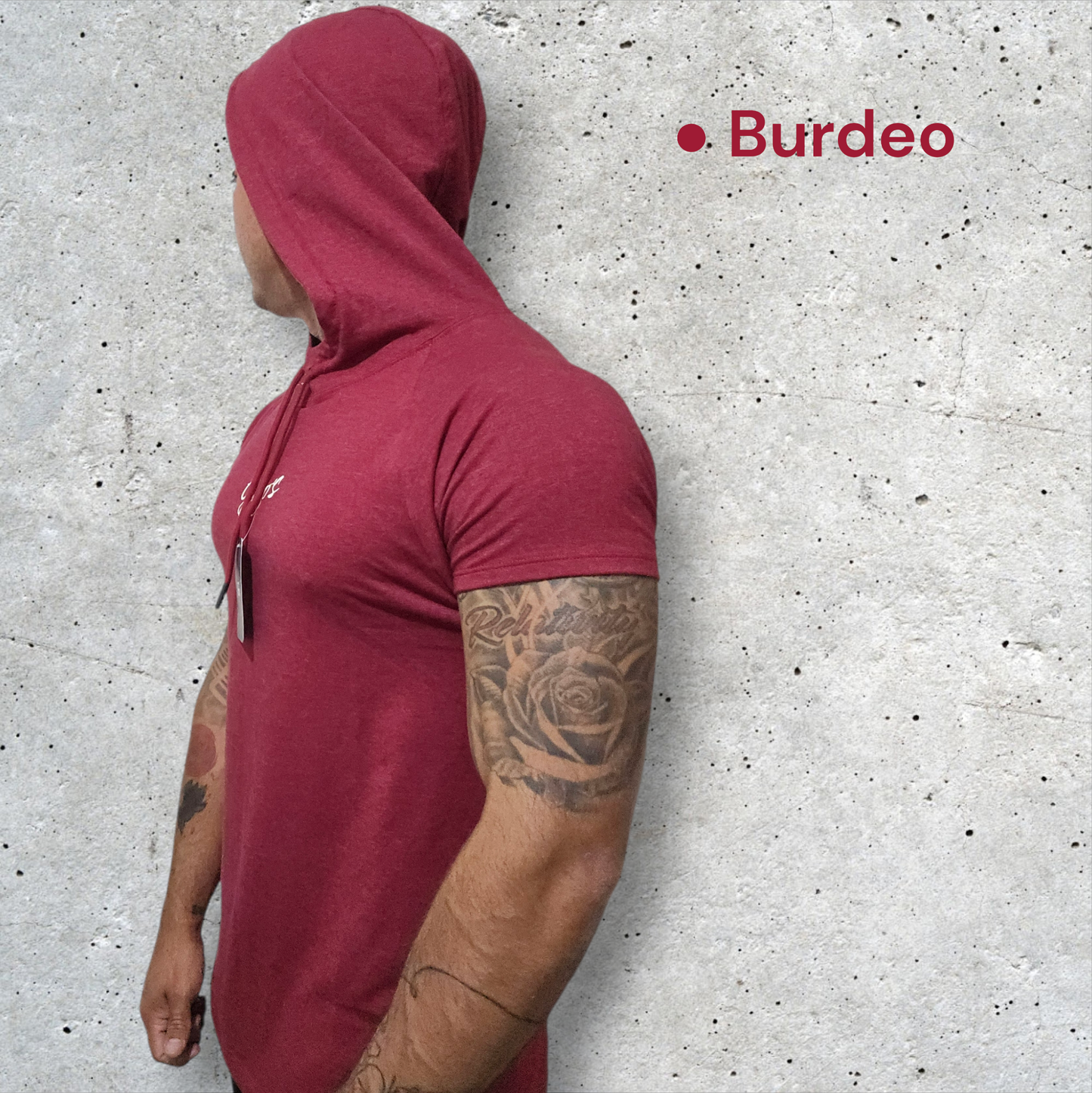 Polera con capucha ajustada Burdeo - Manga corta - Glifo's