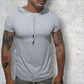 Polera con capucha ajustada Gris - Manga corta - Glifo's